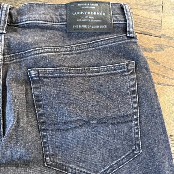 Lucky Brand 121 Slim Jean 33x32 Slim Fit Slim Leg Benoit Black Dark Wash NWT - Picture 4 of 6